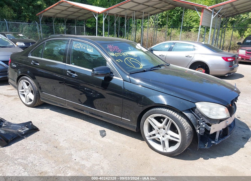 2010 MERCEDES-BENZ C 300 LUXURY/SPORT VIN: WDDGF5EB3AR088517
