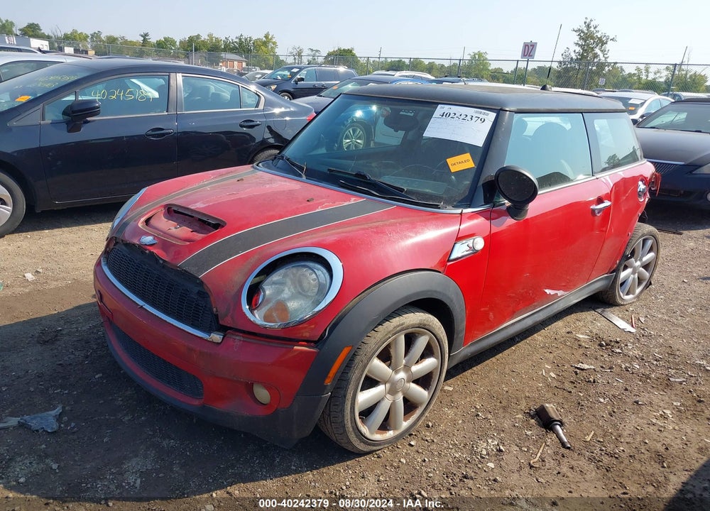 2007 MINI COOPER S VIN: WMWMF73517TT80228