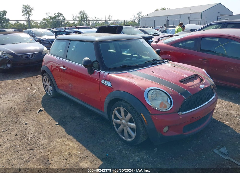 2007 MINI COOPER S VIN: WMWMF73517TT80228