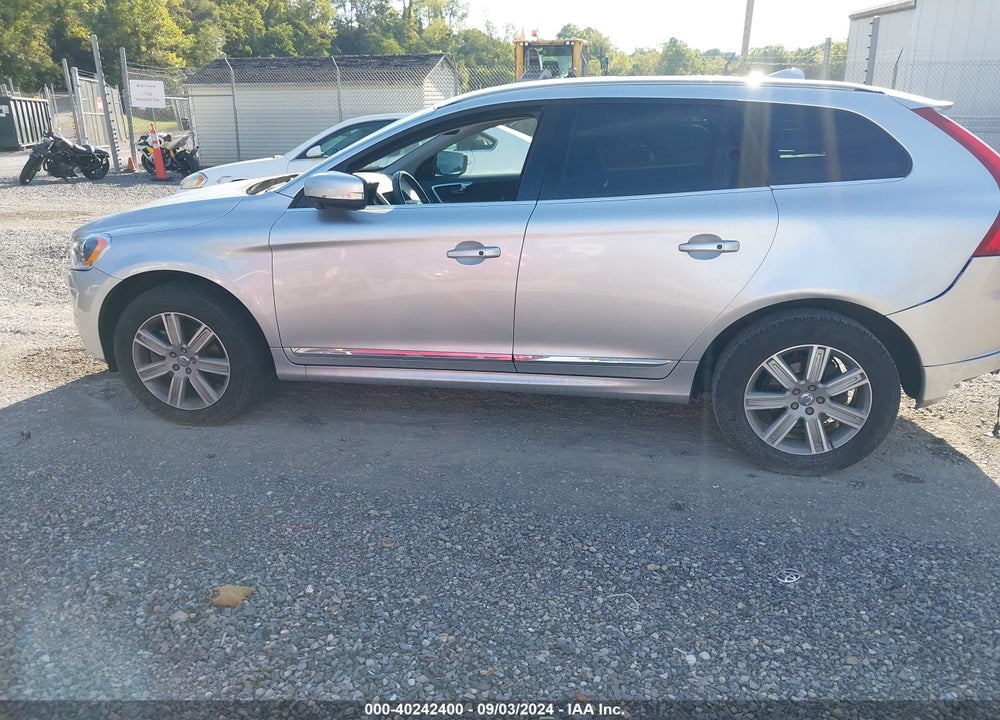 2017 VOLVO XC60 T5 INSCRIPTION VIN: YV440MRU0H2032216