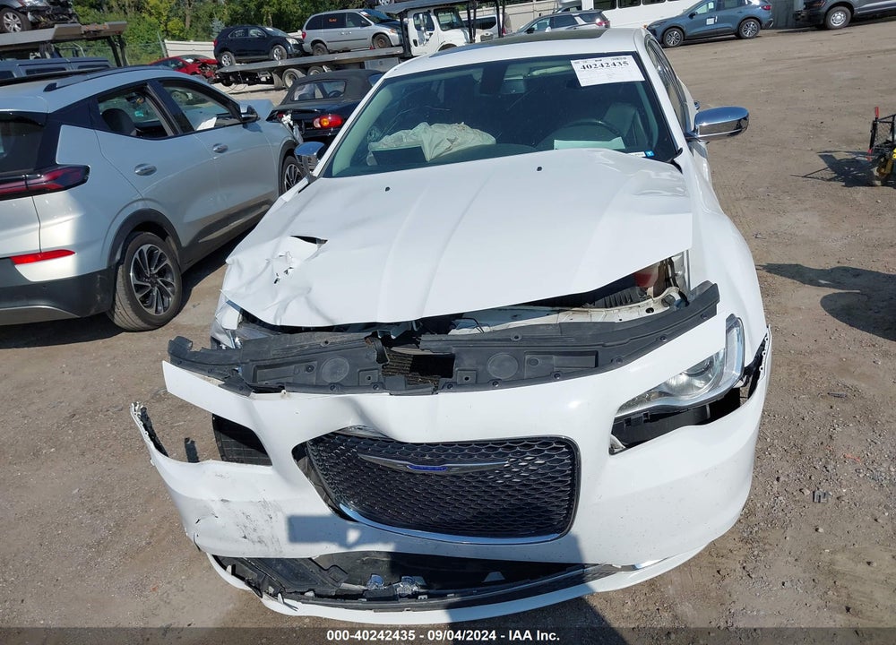 2019 CHRYSLER 300 LIMITED AWD VIN: 2C3CCAKGXKH613718