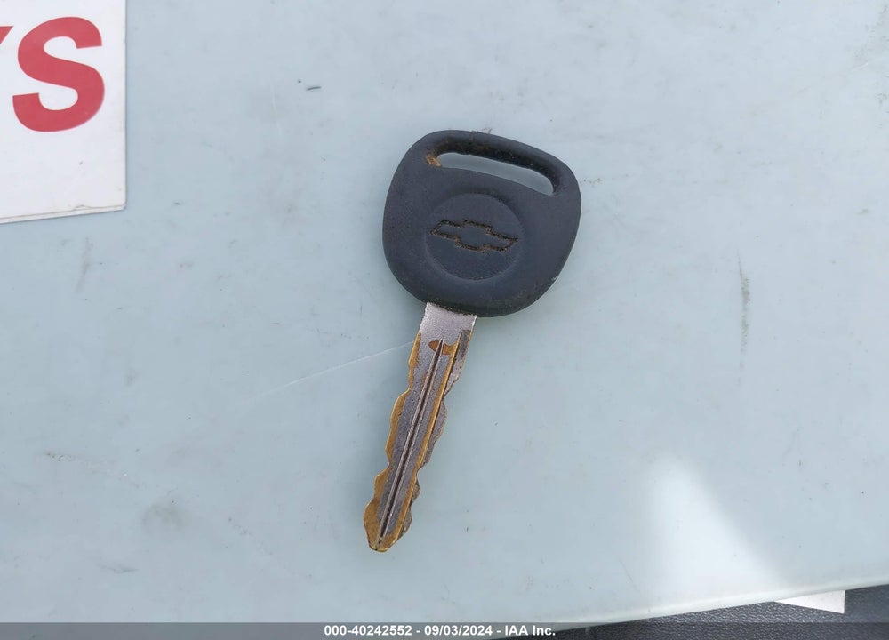 2005 CHEVROLET SUBURBAN 1500 LS VIN: 3GNFK16Z15G123543