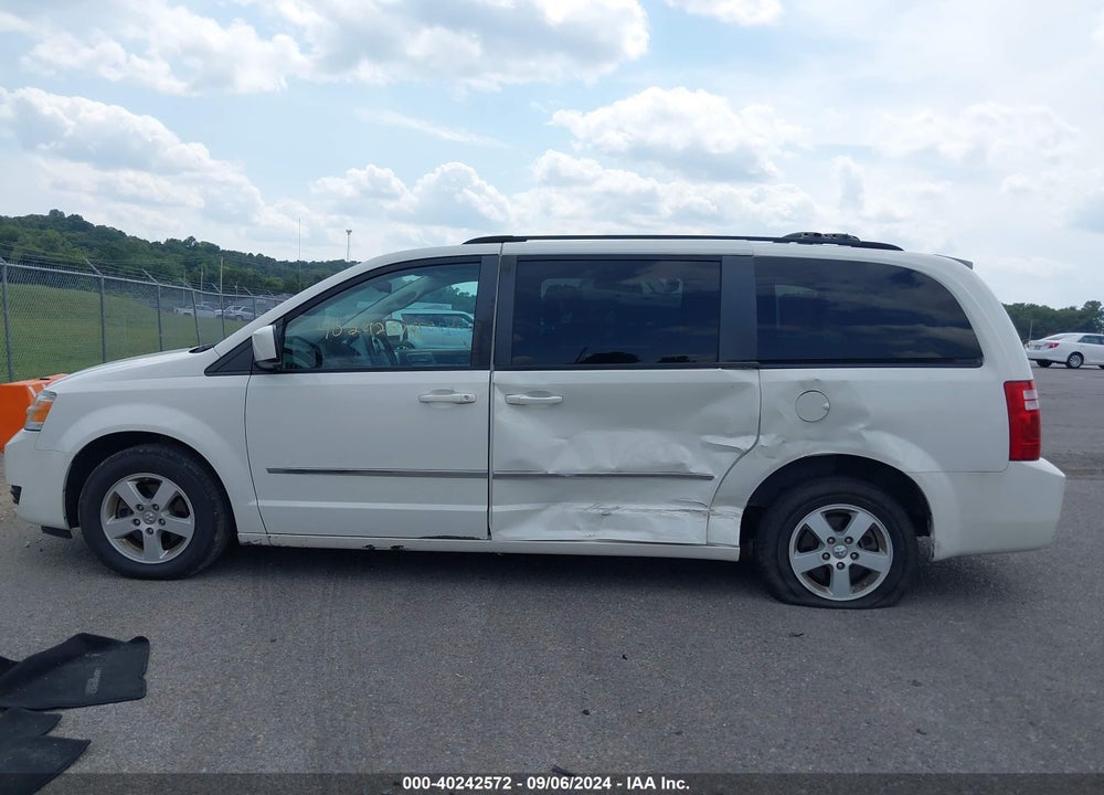 2010 DODGE GRAND CARAVAN VIN: 2D4RN5D15AR317808