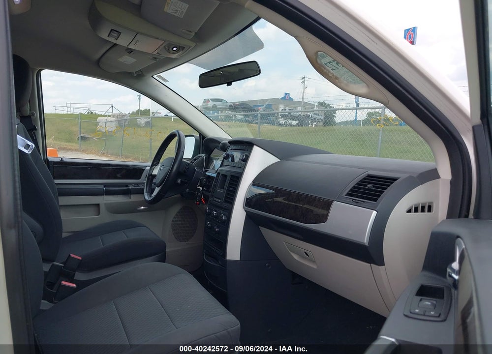 2010 DODGE GRAND CARAVAN VIN: 2D4RN5D15AR317808