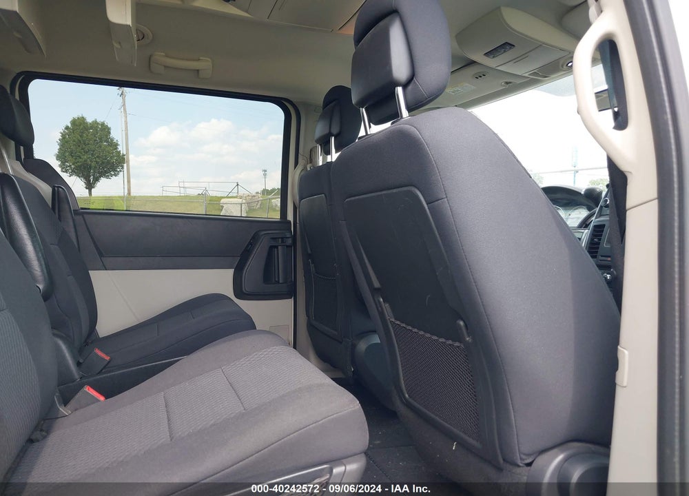2010 DODGE GRAND CARAVAN VIN: 2D4RN5D15AR317808