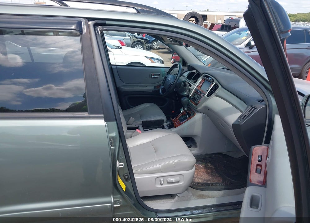 2007 TOYOTA HIGHLANDER HYBRID LIMITED V6 VIN: JTEEW21A670044517