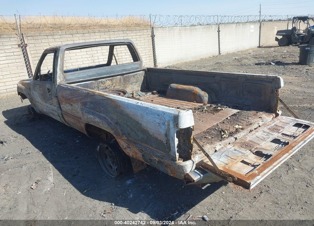 1987 TOYOTA PICKUP RN64 DLX VIN: JT4RN64D0H5084781