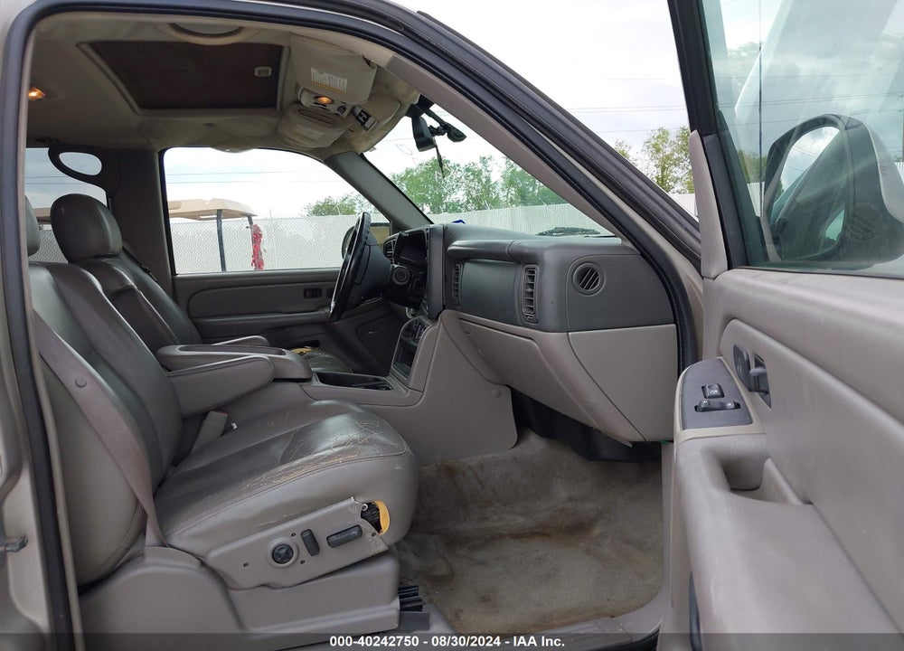2005 CHEVROLET TAHOE LT VIN: 1GNEC13T75R162677