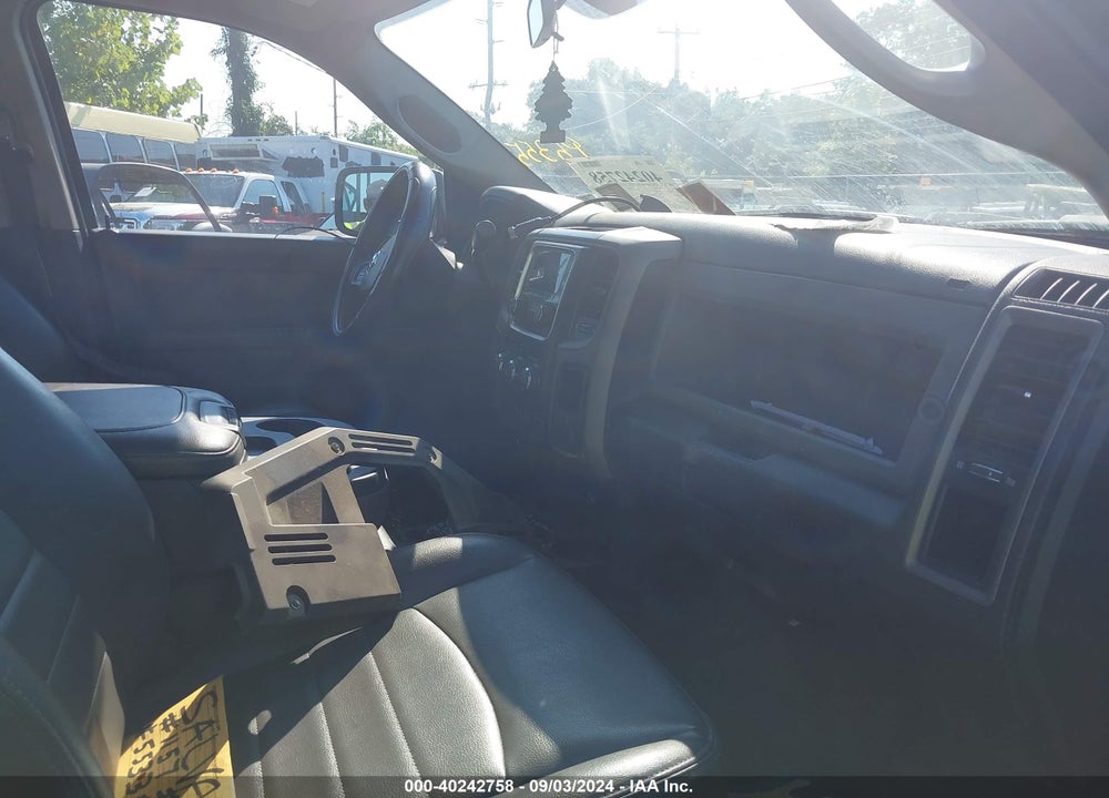 2017 RAM 2500 TRADESMAN 4X4 8' BOX VIN: 3C6UR5HL1HG720392