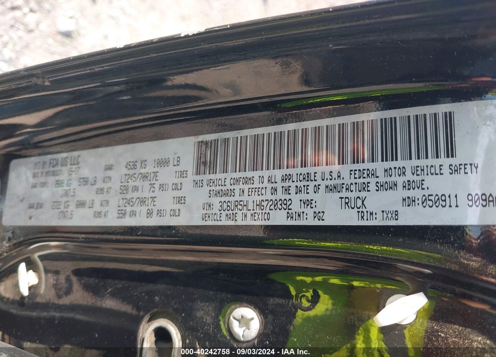 2017 RAM 2500 TRADESMAN 4X4 8' BOX VIN: 3C6UR5HL1HG720392