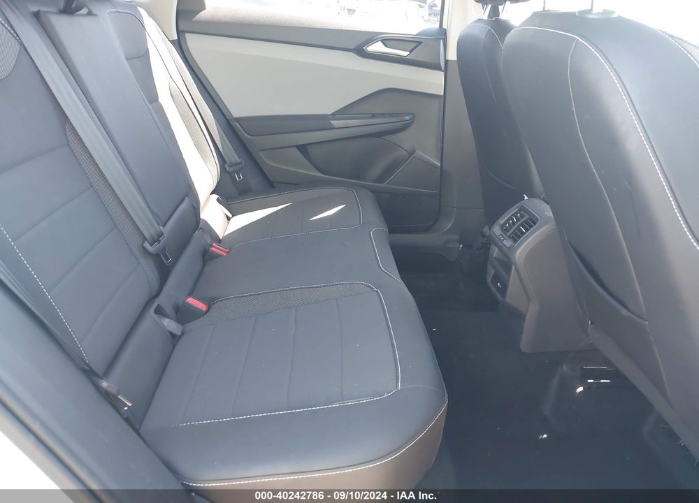 2022 VOLKSWAGEN TAOS VIN: 3VVRX7B22NM074620