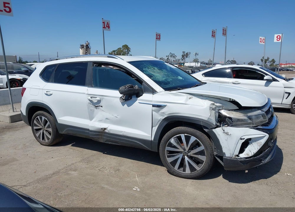 2022 VOLKSWAGEN TAOS VIN: 3VVRX7B22NM074620