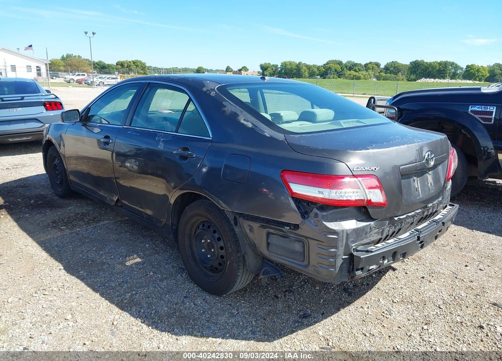 2011 TOYOTA CAMRY LE VIN: 4T1BF3EK6BU738329