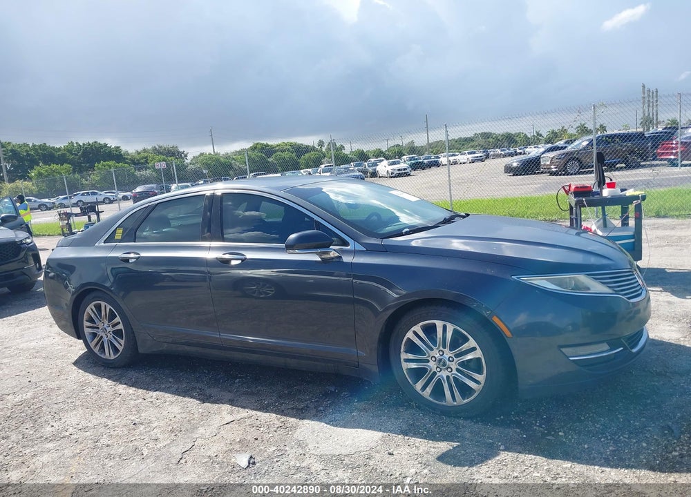 2014 LINCOLN MKZ VIN: 3LN6L2GK9ER828197