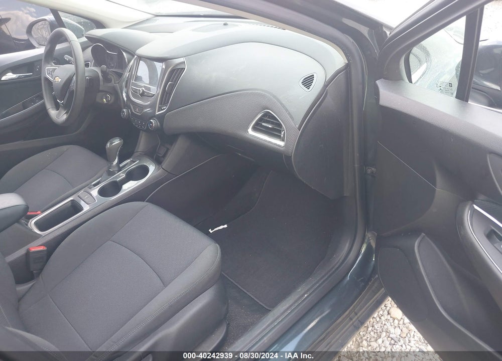 2018 CHEVROLET CRUZE LT AUTO VIN: 1G1BE5SM9J7232458
