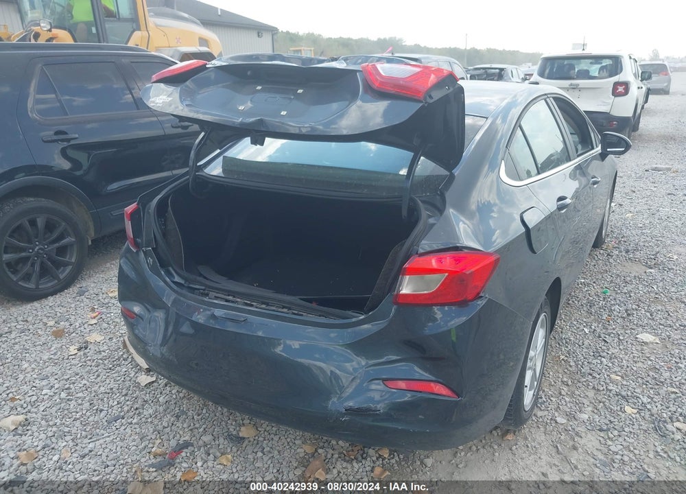 2018 CHEVROLET CRUZE LT AUTO VIN: 1G1BE5SM9J7232458