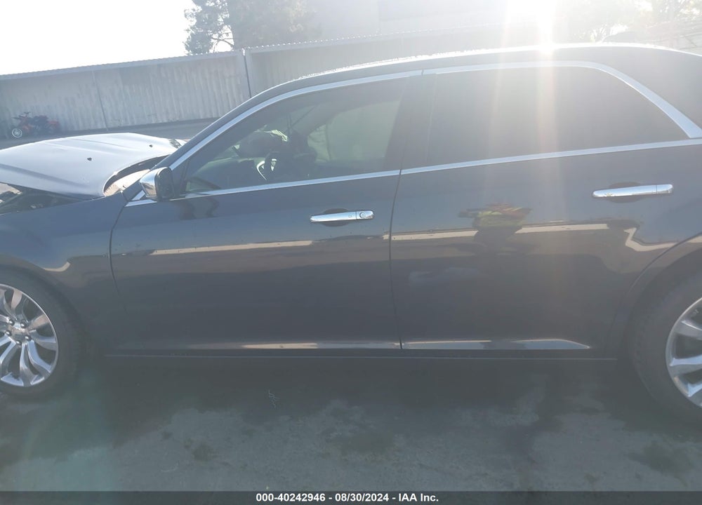 2018 CHRYSLER 300 LIMITED VIN: 2C3CCAEG7JH227638