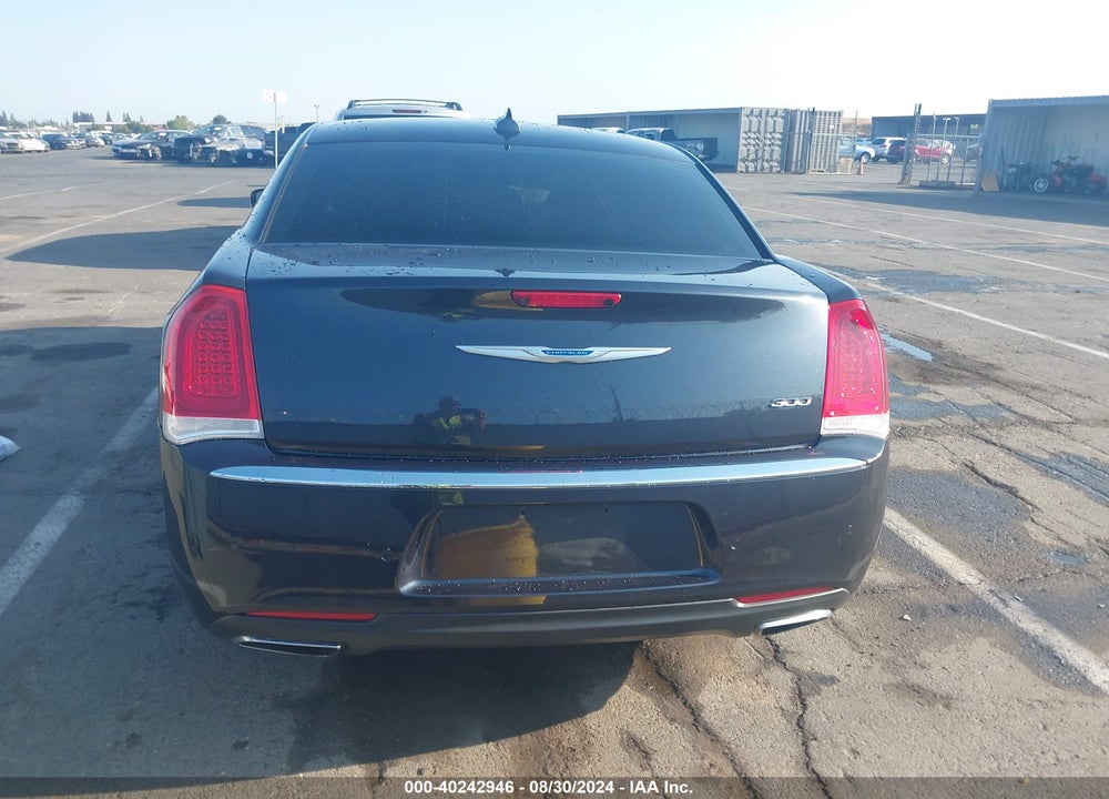 2018 CHRYSLER 300 LIMITED VIN: 2C3CCAEG7JH227638
