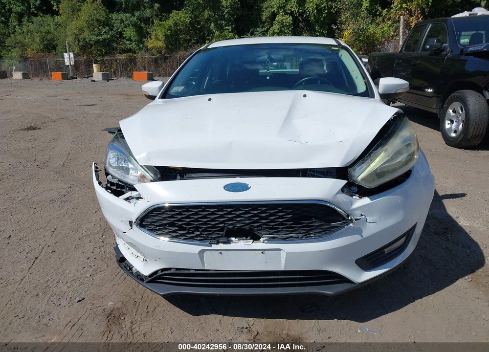 2015 FORD FOCUS SE VIN: 1FADP3F20FL228178