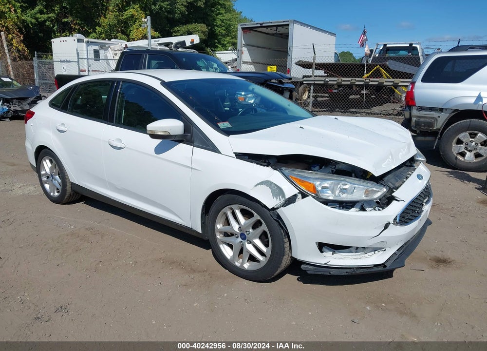 2015 FORD FOCUS SE VIN: 1FADP3F20FL228178