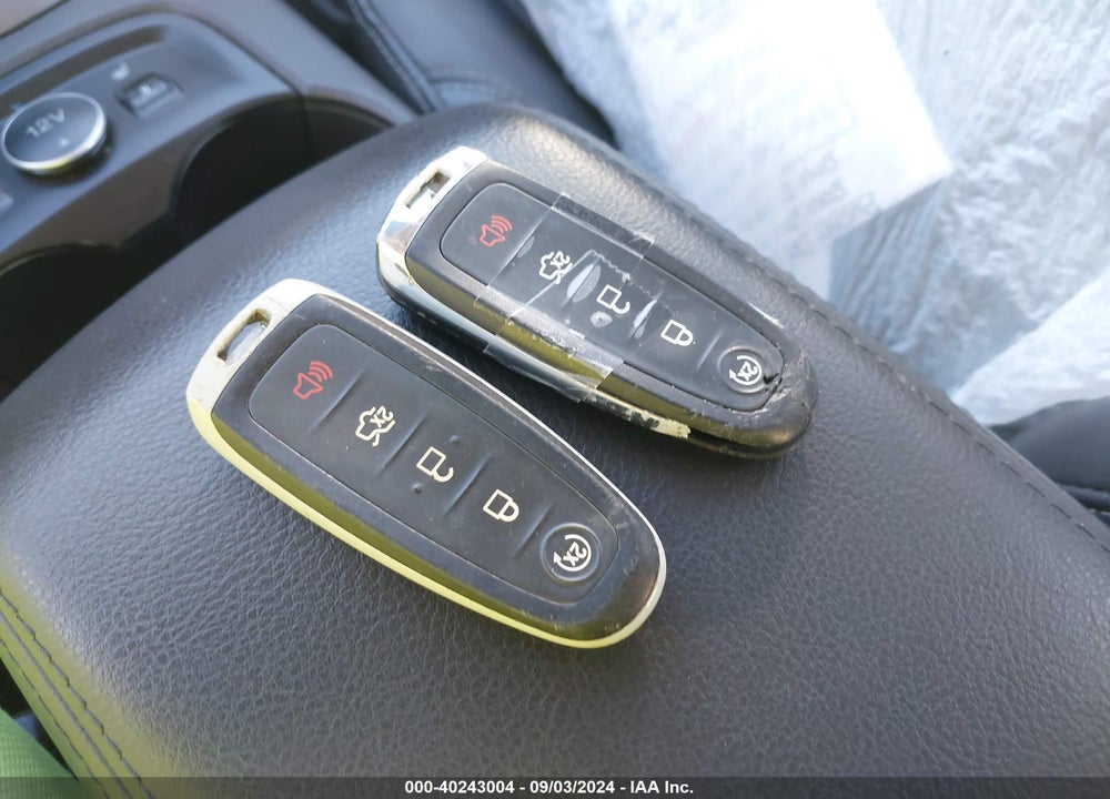 2014 FORD FOCUS TITANIUM VIN: 1FADP3N28EL303628