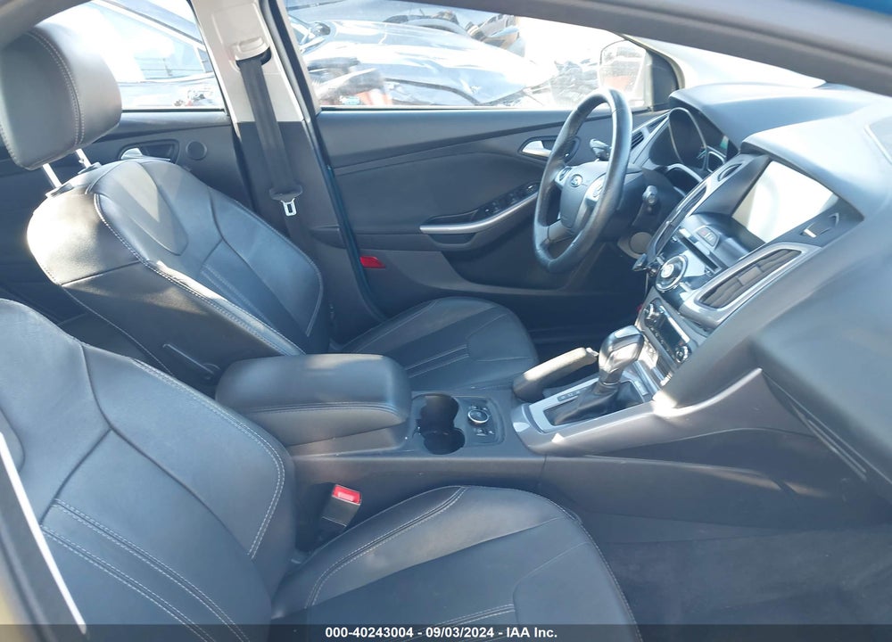2014 FORD FOCUS TITANIUM VIN: 1FADP3N28EL303628