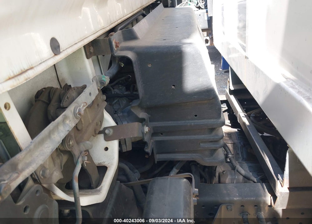 2015 ISUZU DSL REG AT VIN: JALE5W167F7900003