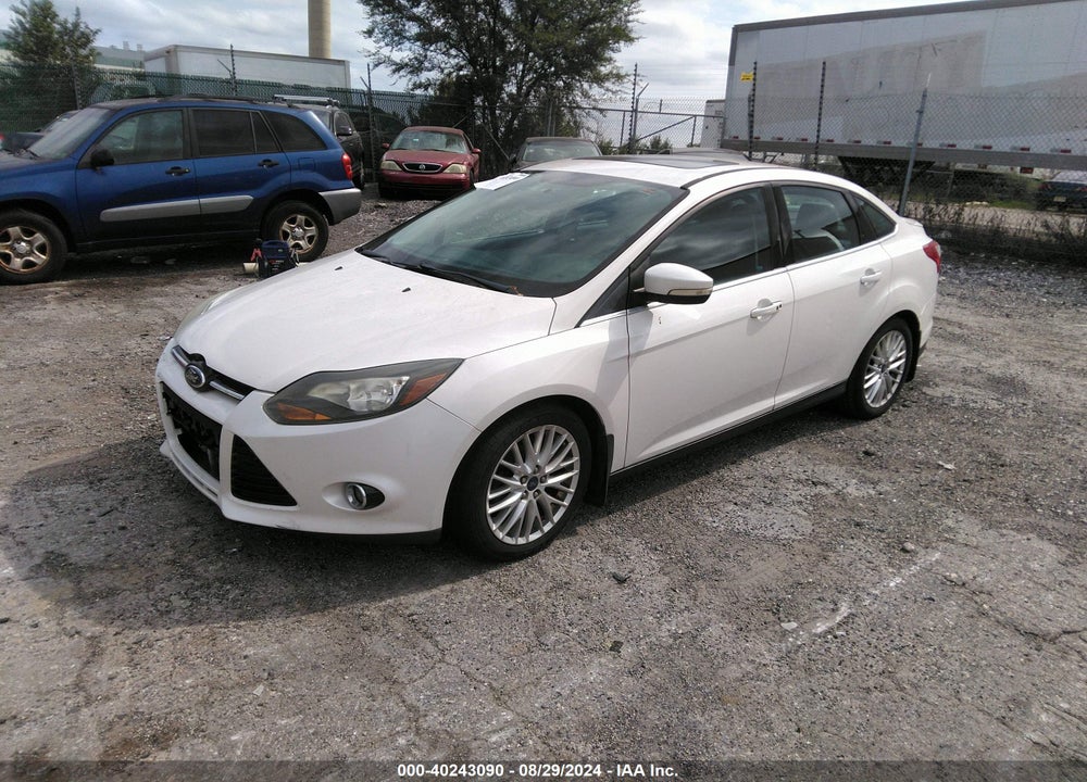 2014 FORD FOCUS TITANIUM VIN: 1FADP3J28EL215488