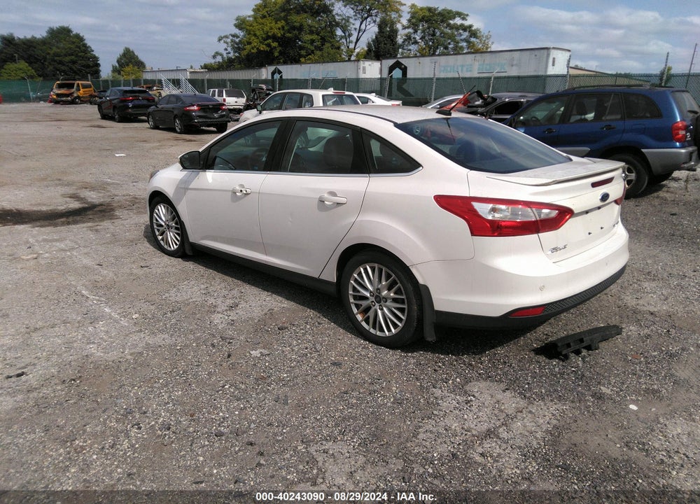 2014 FORD FOCUS TITANIUM VIN: 1FADP3J28EL215488