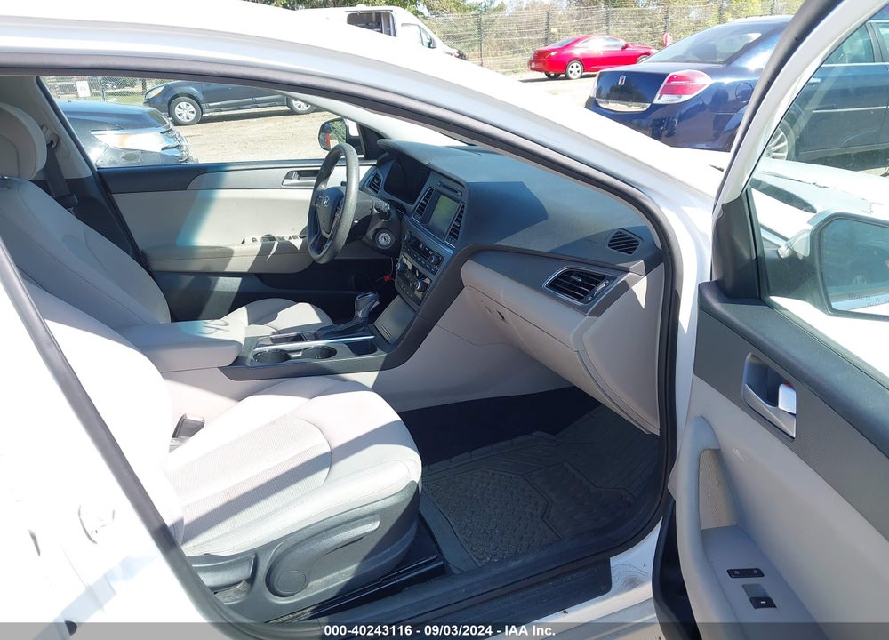 2016 HYUNDAI SONATA SE VIN: 5NPE24AF5GH264077