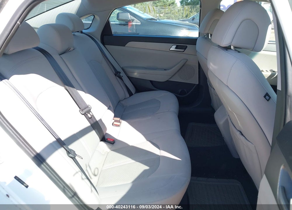 2016 HYUNDAI SONATA SE VIN: 5NPE24AF5GH264077