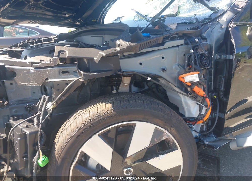 2024 VOLVO XC60 RECHARGE PLUG-IN HYBRID T8 ULTIMATE DARK THEME VIN: YV4H60DM8R1906948