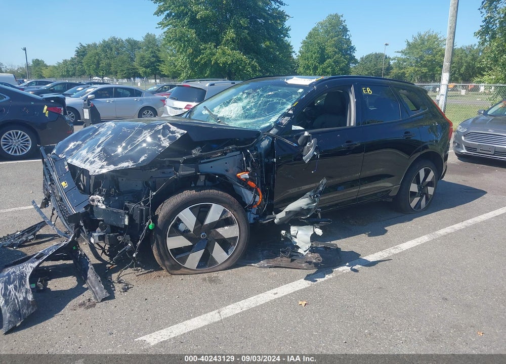 2024 VOLVO XC60 RECHARGE PLUG-IN HYBRID T8 ULTIMATE DARK THEME VIN: YV4H60DM8R1906948