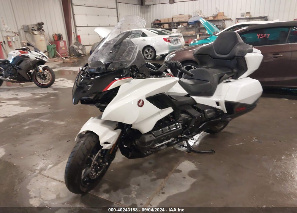 2024 HONDA GL1800 D VIN: JH2SC7954RK601024