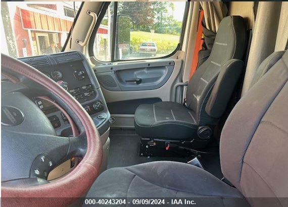 2016 FREIGHTLINER CASCADIA 125 VIN: 3AKJGLDV9GSHE0061