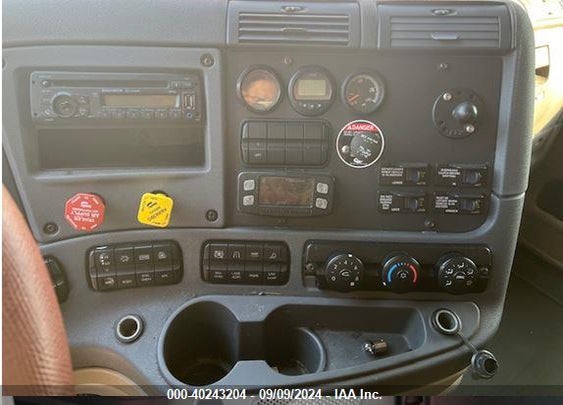 2016 FREIGHTLINER CASCADIA 125 VIN: 3AKJGLDV9GSHE0061