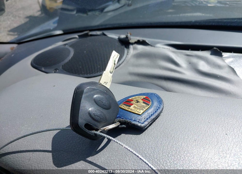 2000 PORSCHE BOXSTER VIN: WP0CA2981YU621184
