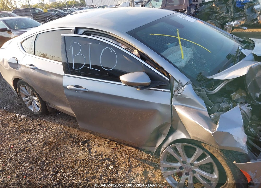 2015 CHRYSLER 200 LIMITED VIN: 1C3CCCABXFN695450