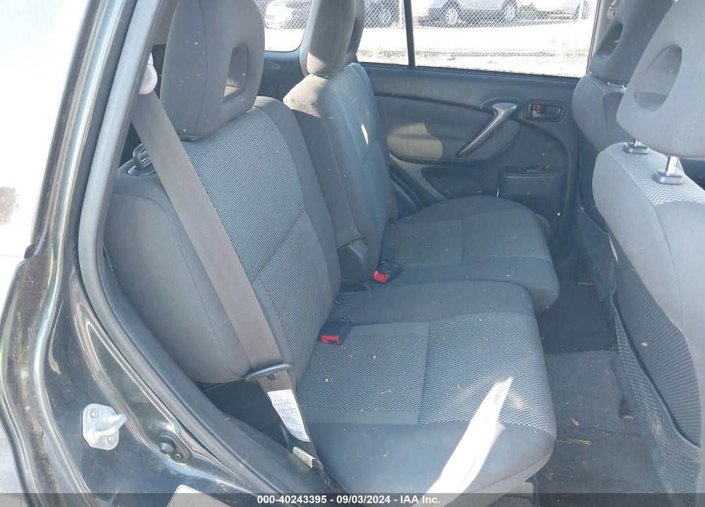 2005 TOYOTA RAV4 VIN: JTEHD20V850037394