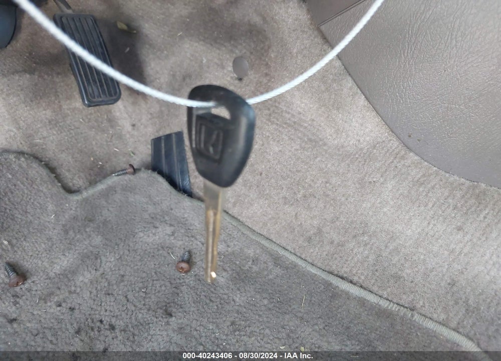 1998 HONDA ACCORD LX V6 VIN: 1HGCG1641WA009593