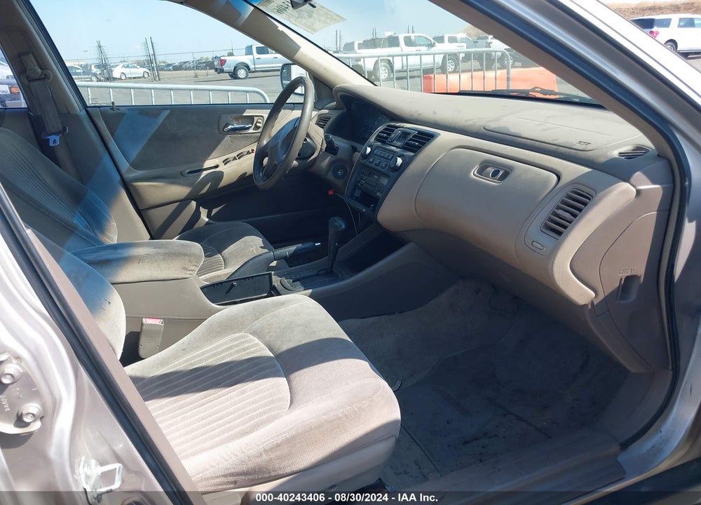 1998 HONDA ACCORD LX V6 VIN: 1HGCG1641WA009593