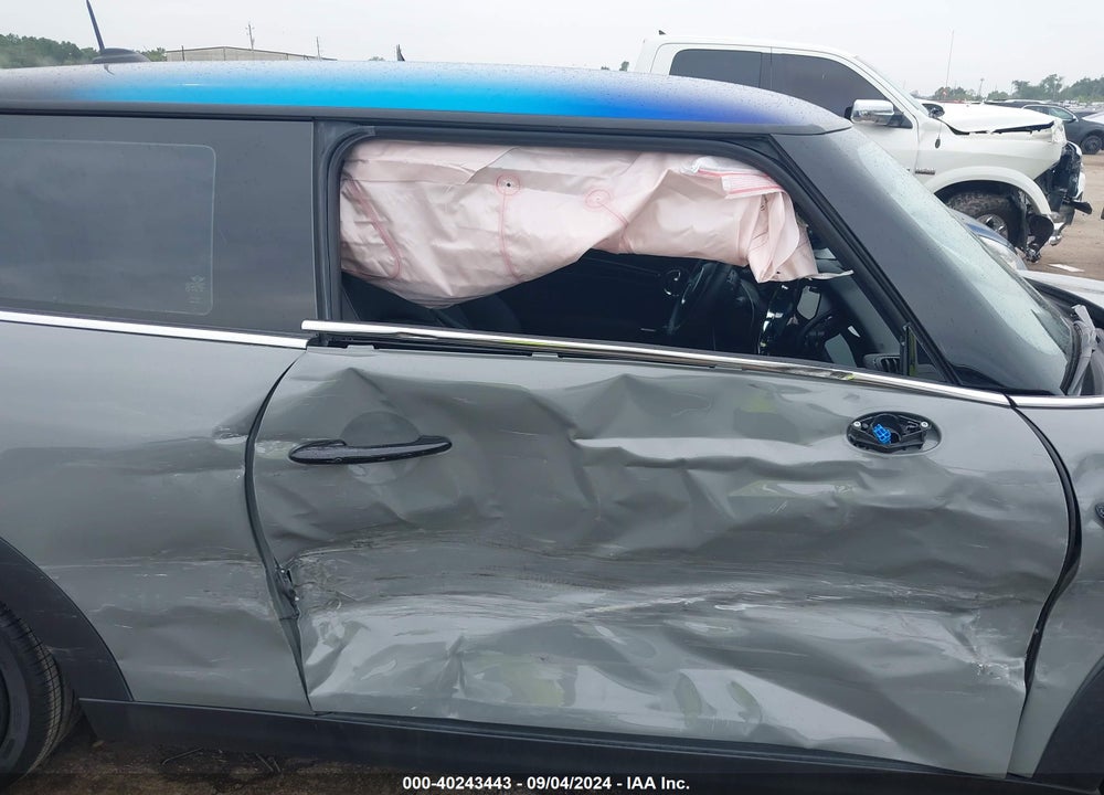 2022 MINI HARDTOP COOPER S VIN: WMW53DH0XN2S00482