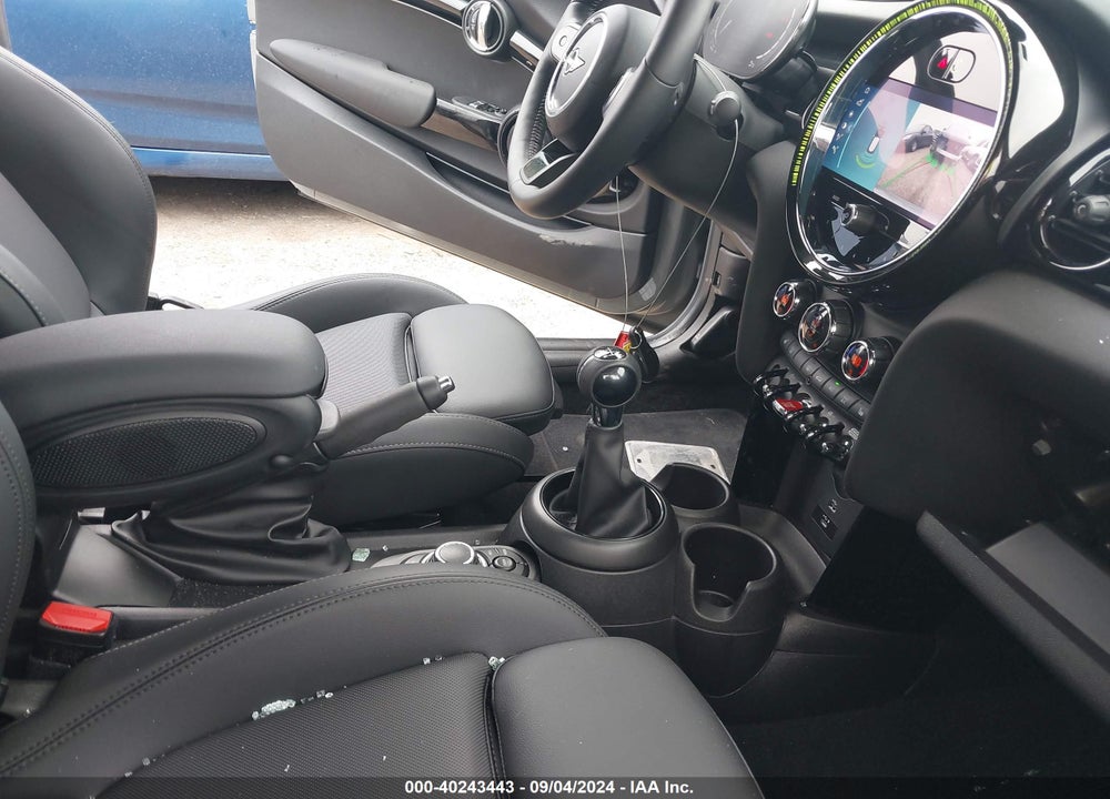 2022 MINI HARDTOP COOPER S VIN: WMW53DH0XN2S00482