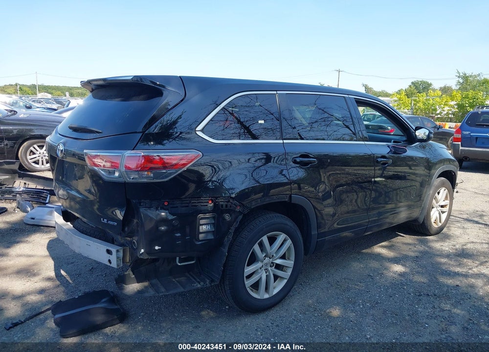2015 TOYOTA HIGHLANDER LE V6 VIN: 5TDBKRFHXFS126229