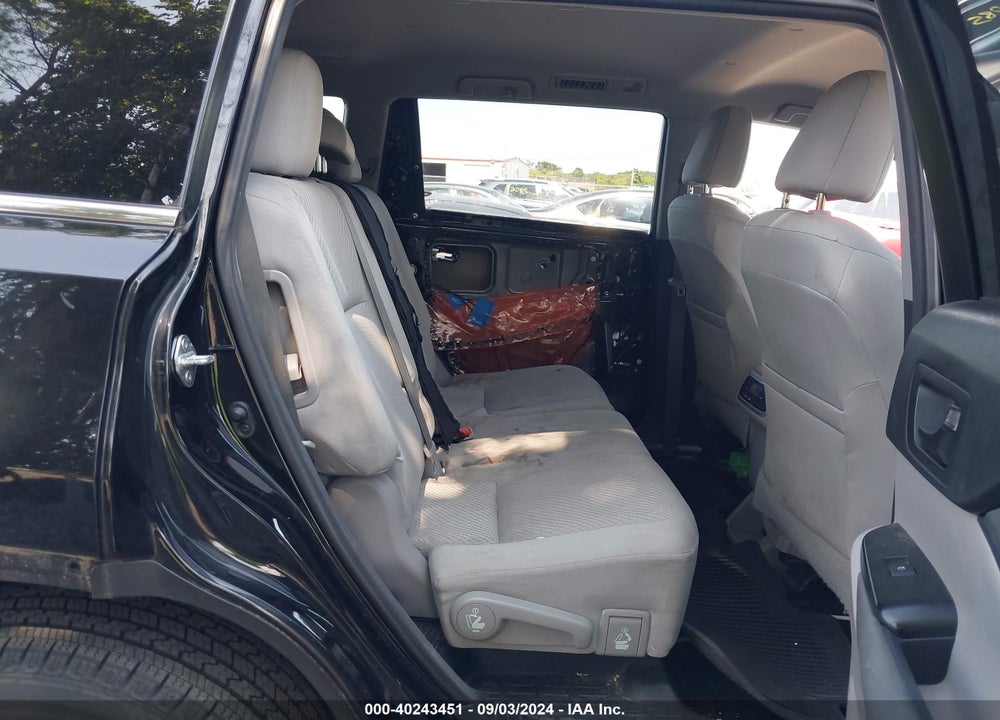 2015 TOYOTA HIGHLANDER LE V6 VIN: 5TDBKRFHXFS126229