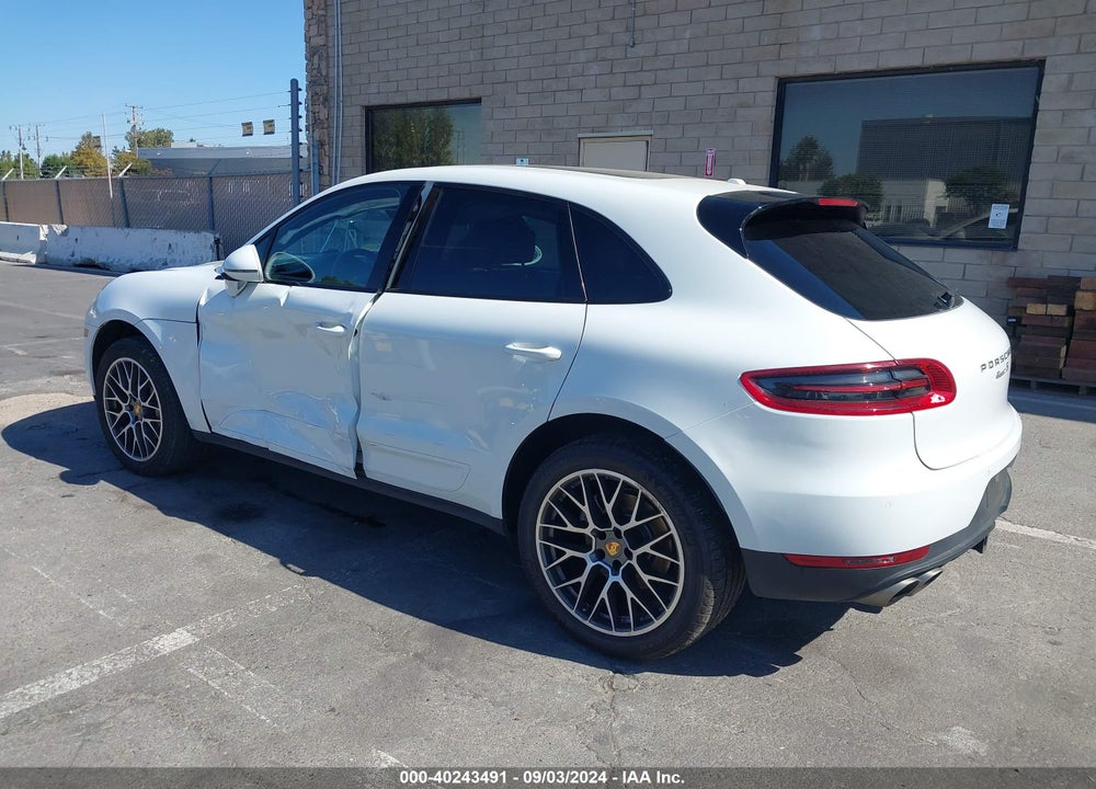 2017 PORSCHE MACAN S VIN: WP1AB2A57HLB21041