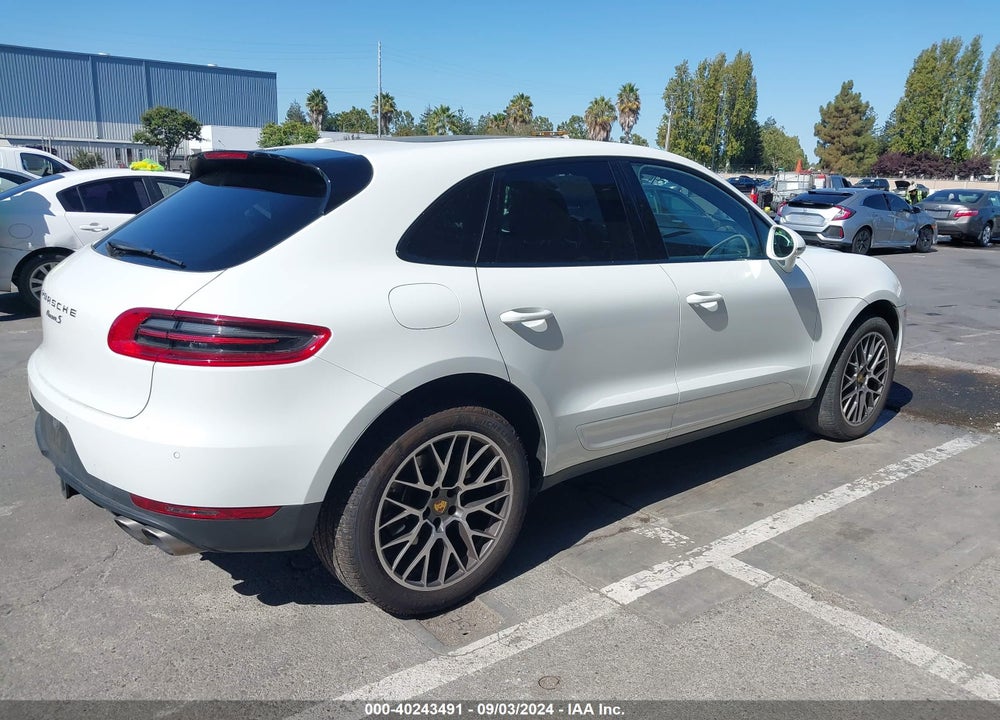 2017 PORSCHE MACAN S VIN: WP1AB2A57HLB21041