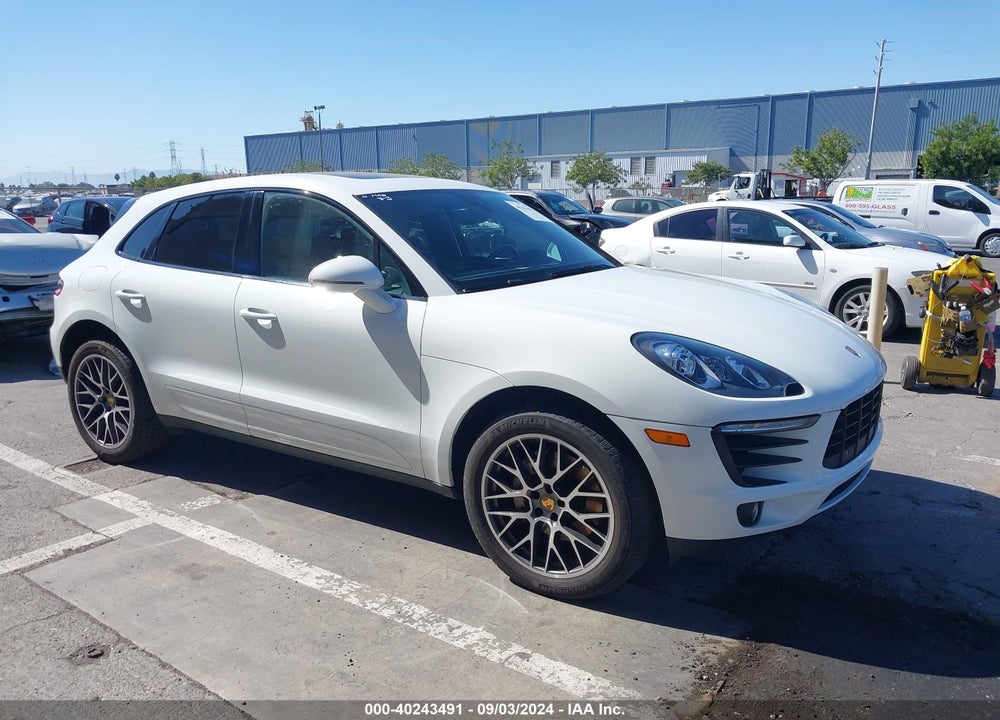 2017 PORSCHE MACAN S VIN: WP1AB2A57HLB21041