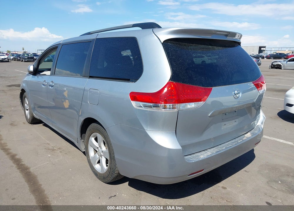 2014 TOYOTA SIENNA LE V6 8 PASSENGER VIN: 5TDKK3DC3ES512820