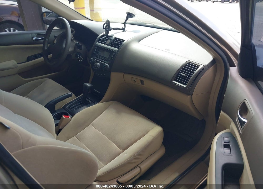 2004 HONDA ACCORD 2.4 LX VIN: 1HGCM56444A069929
